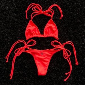 Coulbourne Boa Top - Flama